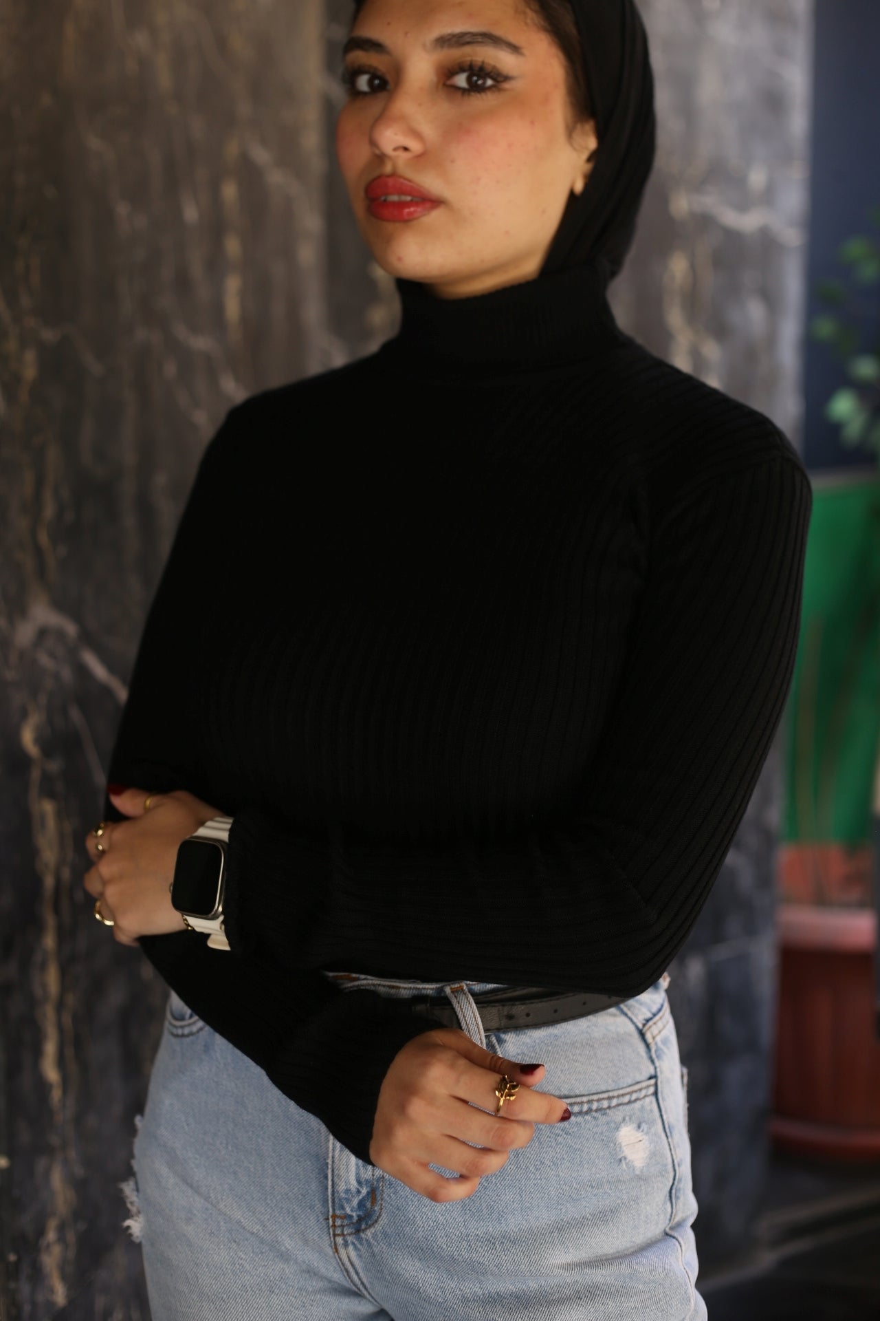 Black basic pullover