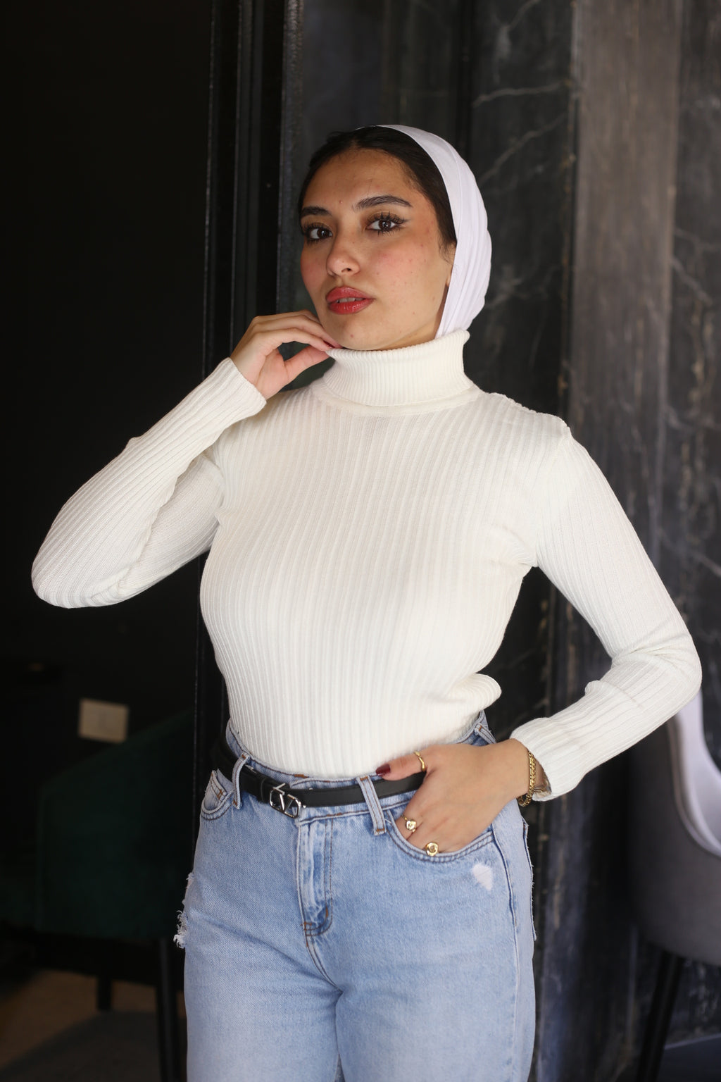 White Knit Basic Pullover